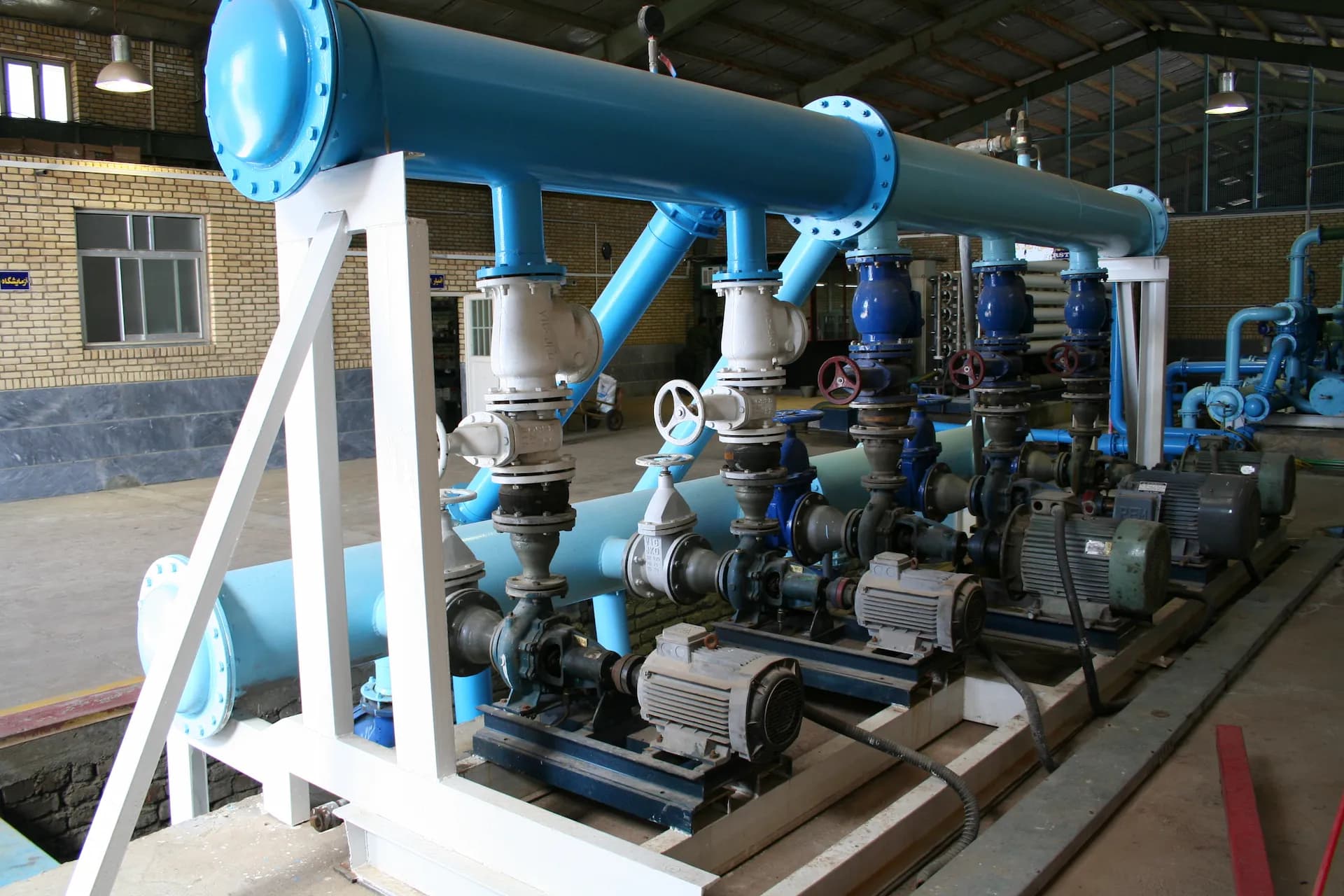 qom-4